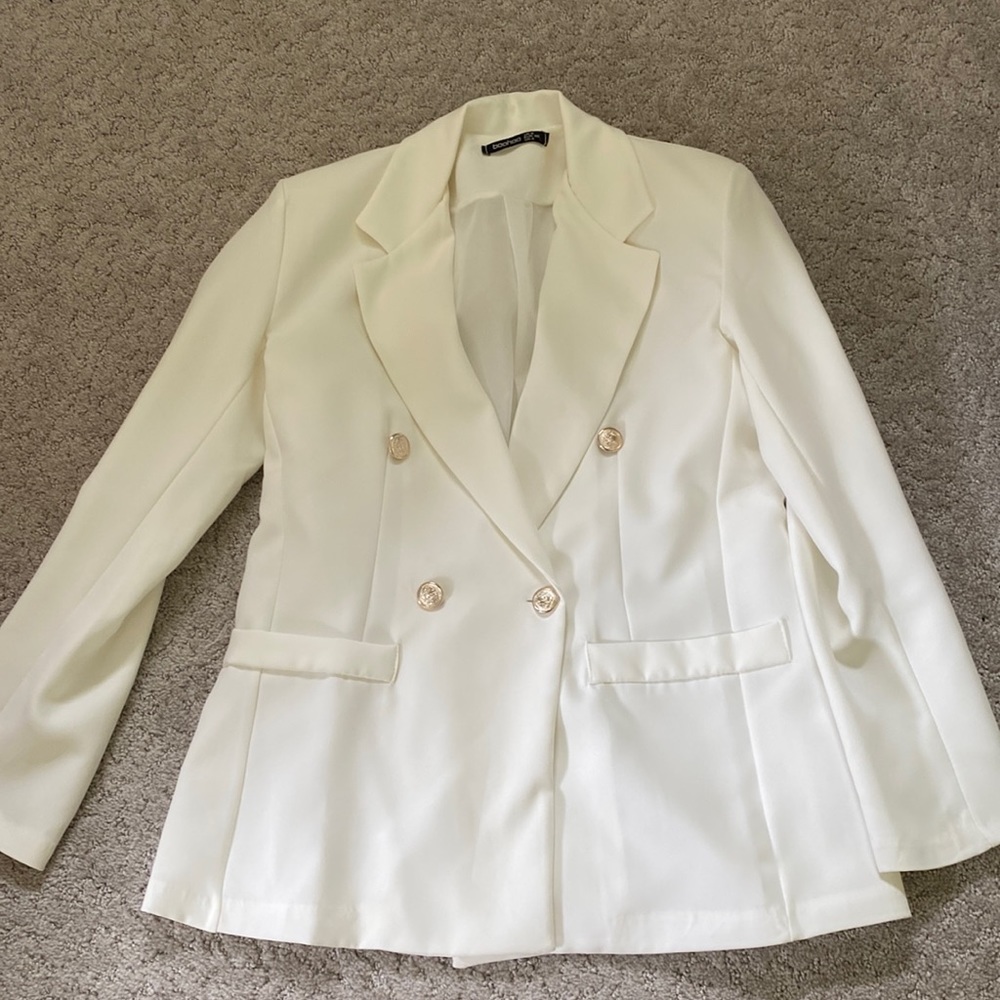 Off white blazer boohoo